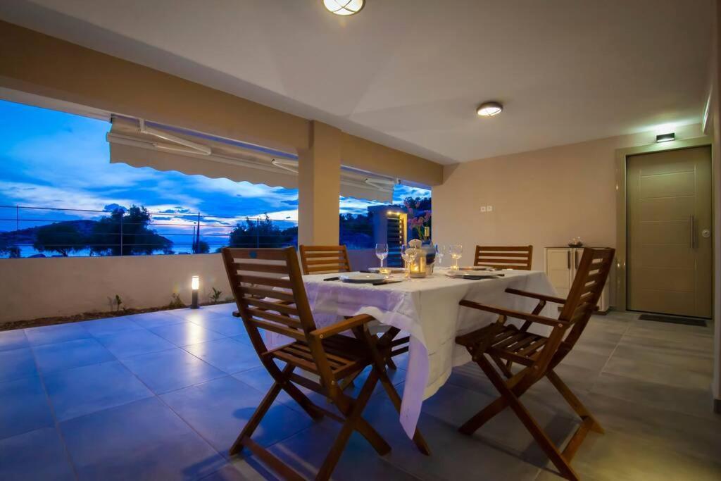 House On The Beach Salamis Bagian luar foto