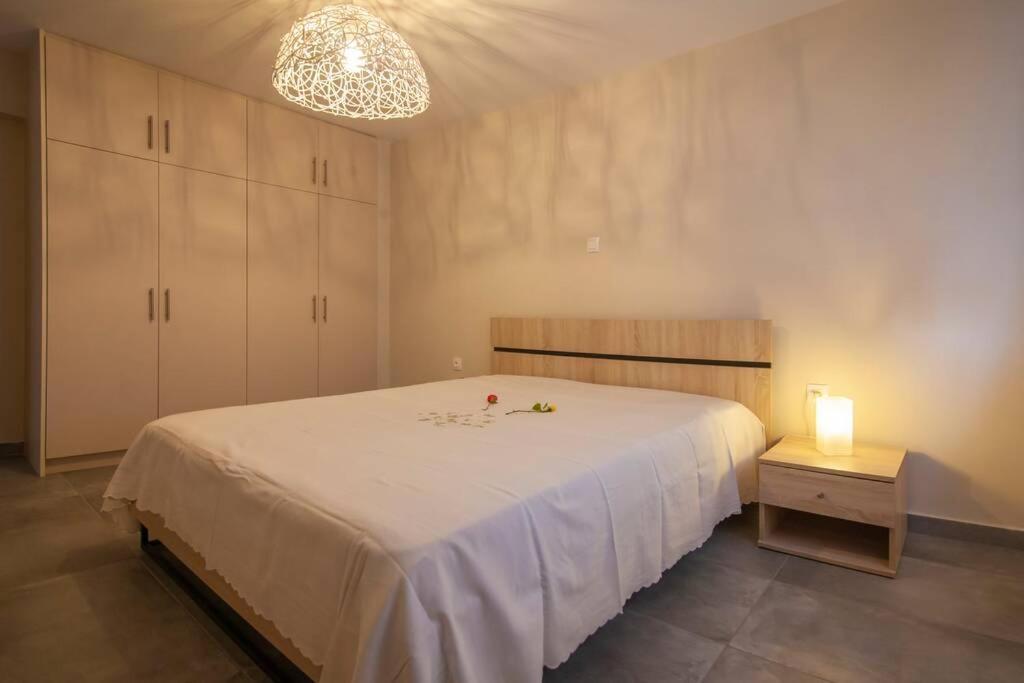 House On The Beach Salamis Bagian luar foto