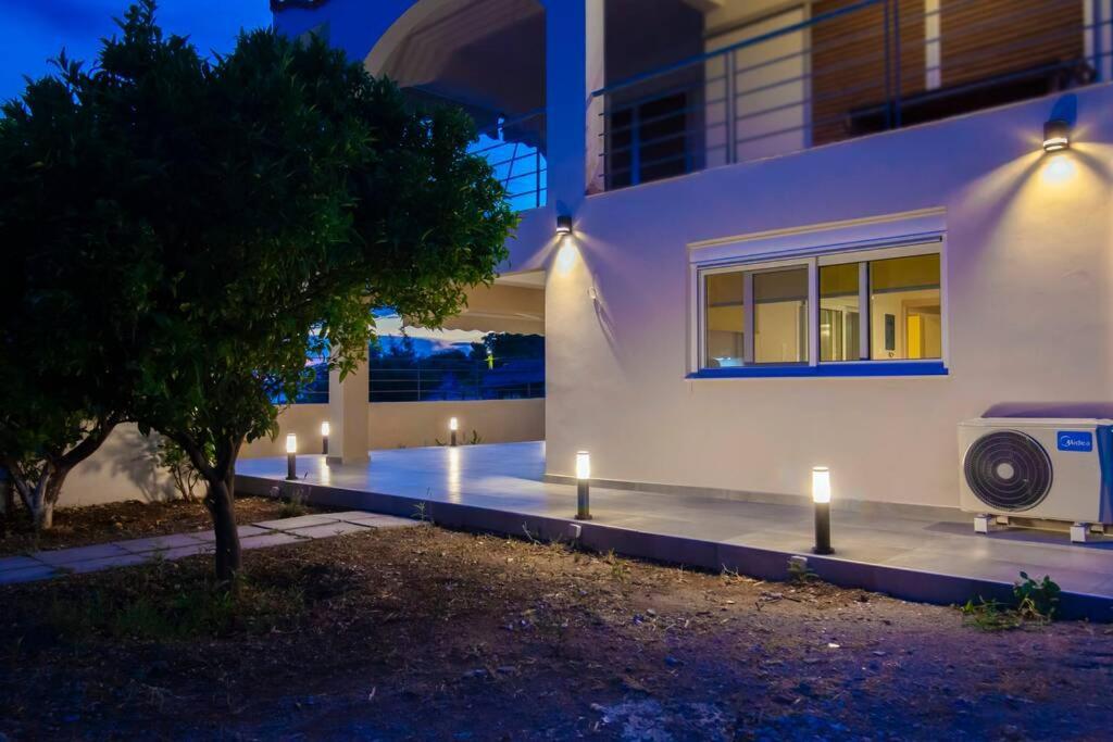 House On The Beach Salamis Bagian luar foto
