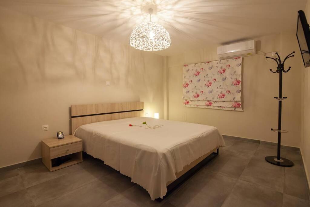 House On The Beach Salamis Bagian luar foto