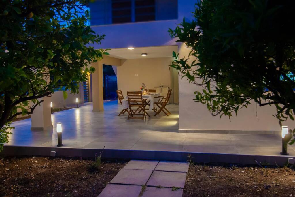 House On The Beach Salamis Bagian luar foto