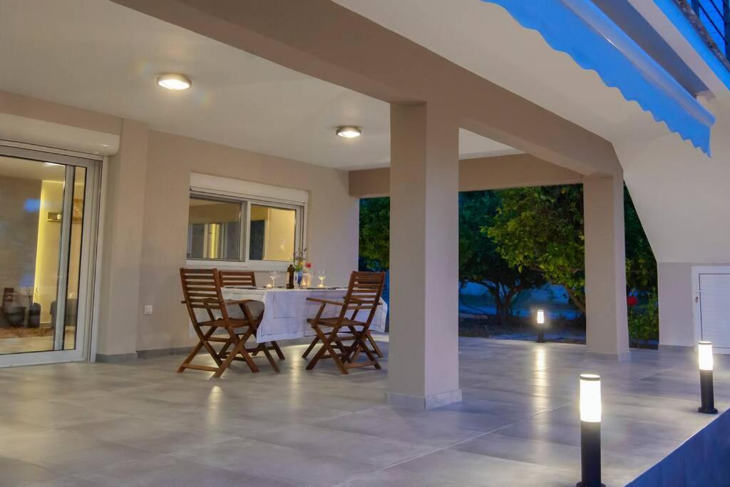 House On The Beach Salamis Bagian luar foto