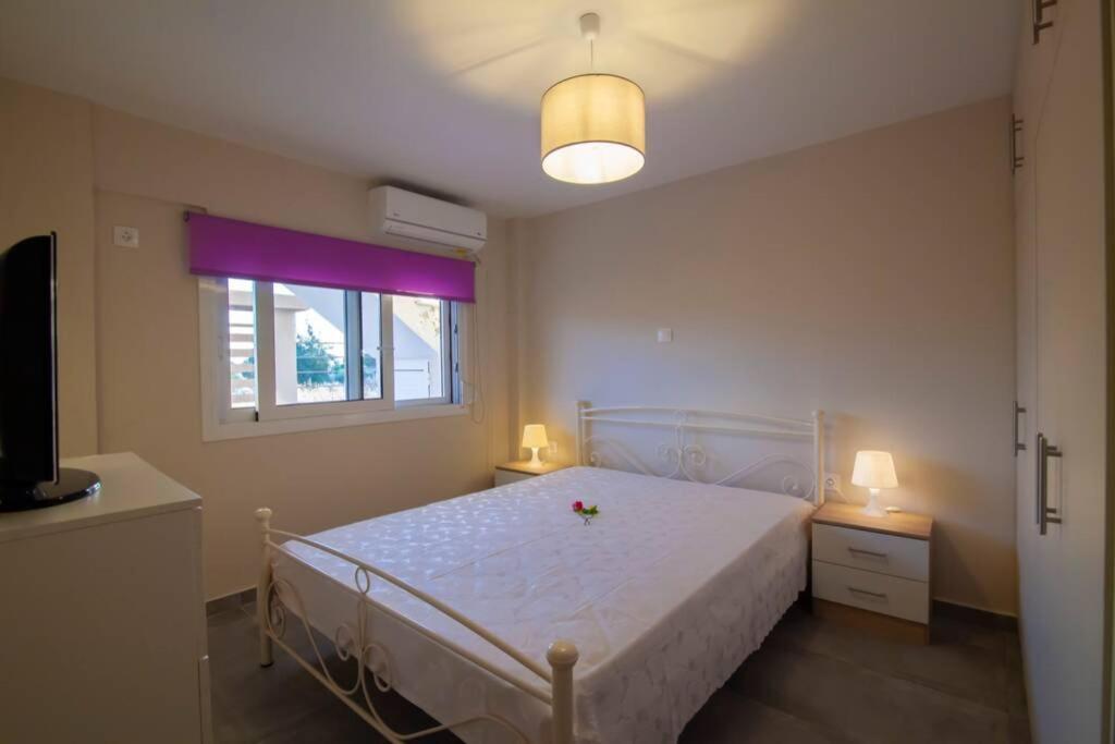 House On The Beach Salamis Bagian luar foto